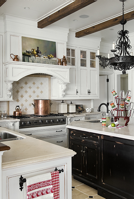 A TMS kitchen made for entertaining and family gatherings. Source: Karosis Photography